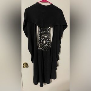 Curio size 2x black with white bead design